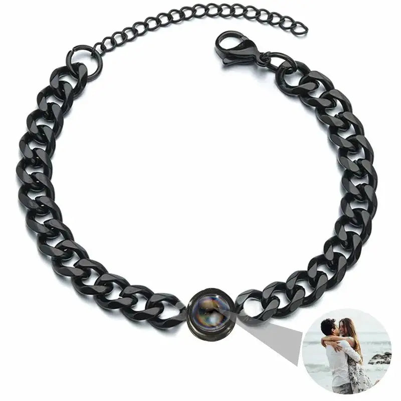 Bracelet en acier titane pour les moments spéciaux : Chaîne noire avec photo personnalisée d’une femme