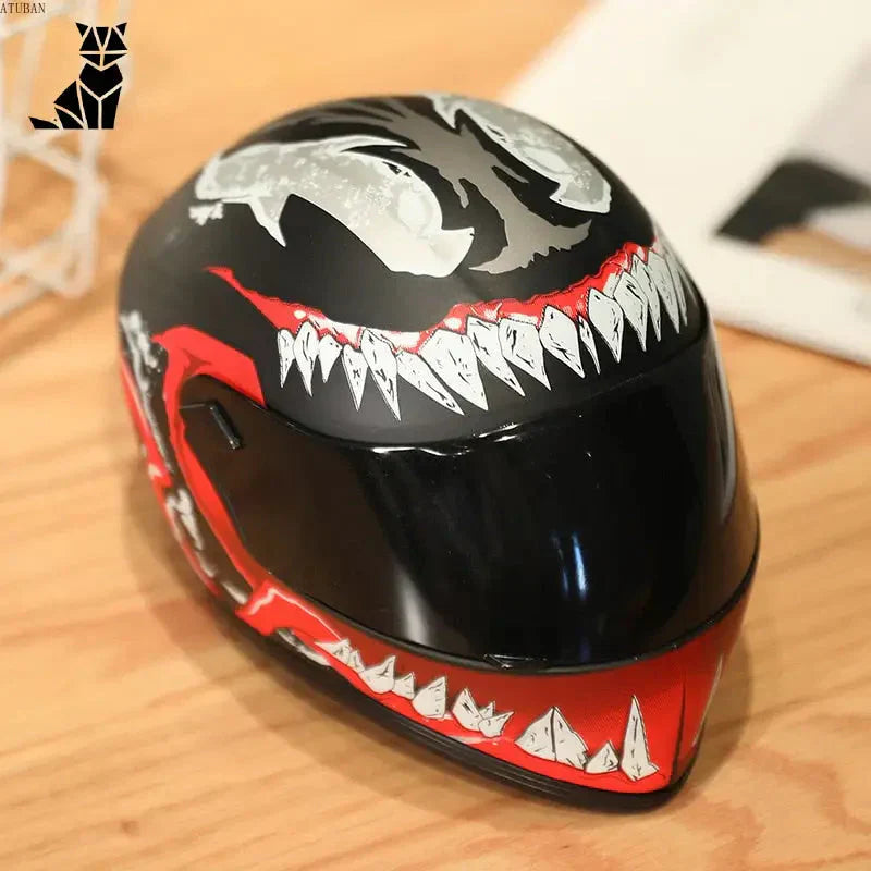 Casque de protection avec design de requin pour chiens et chats - parfait pour les promenades en moto