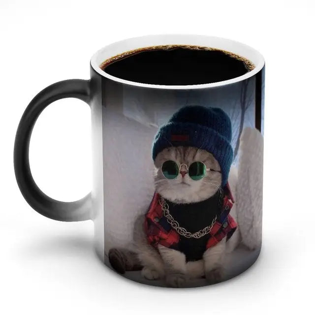 Chat portant un chapeau et des lunettes de soleil sur une tasse - Mug Chat Personnalisé